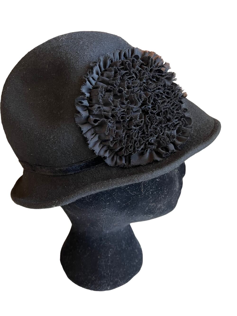 White House Black Market WHBM Wool Cloche hat Black
